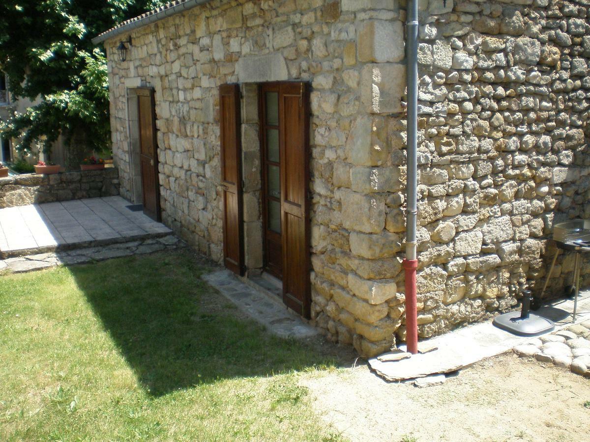 Location De Gites Les Sources Chambonas/Les Vans Номер фото